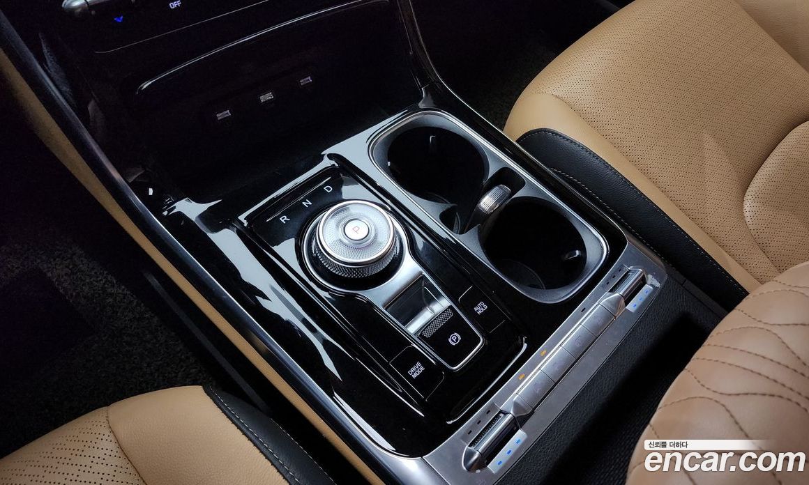 Kia Carnival 7-Seater Noblesse