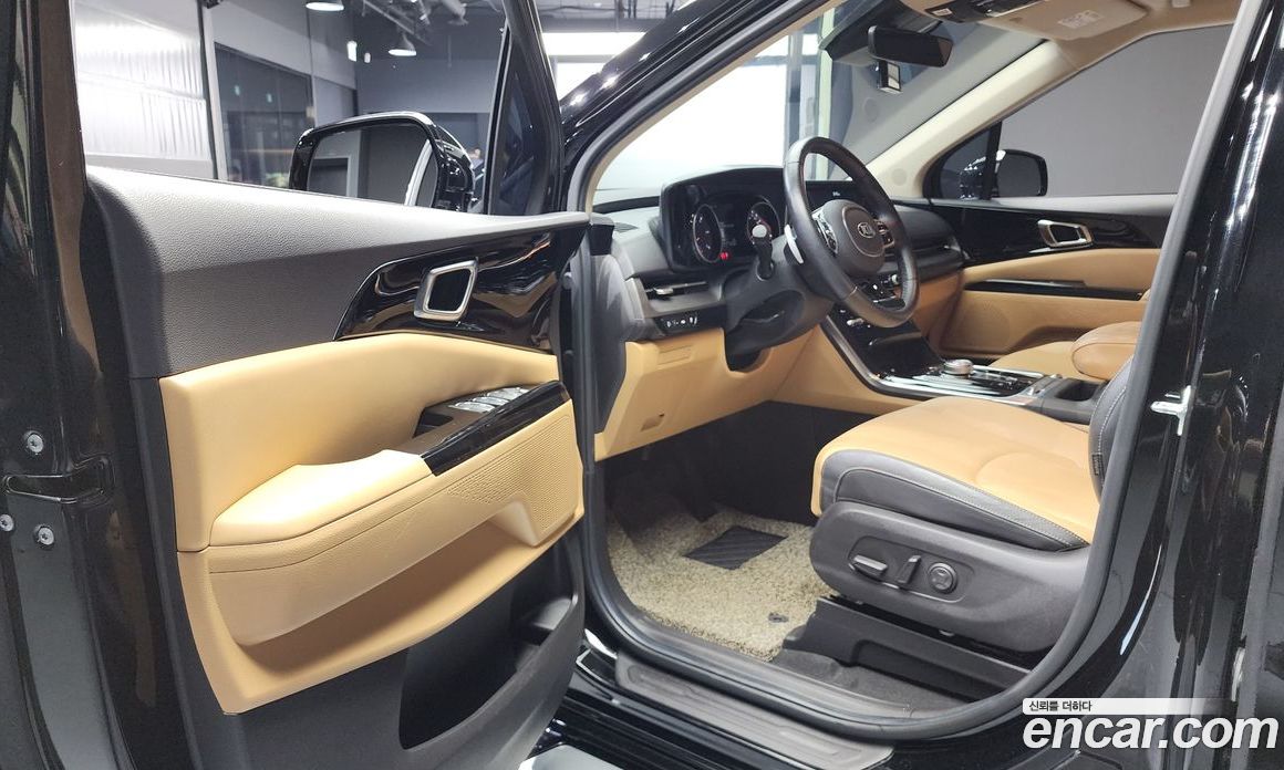 Kia Carnival 7-Seater Noblesse