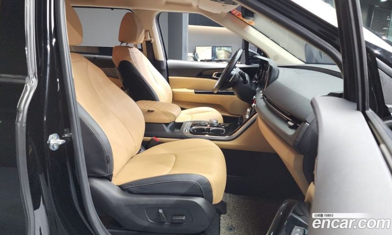 Kia Carnival 7-Seater Noblesse