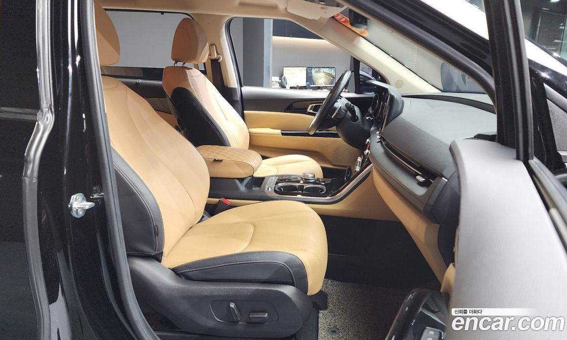 Kia Carnival 7-Seater Noblesse