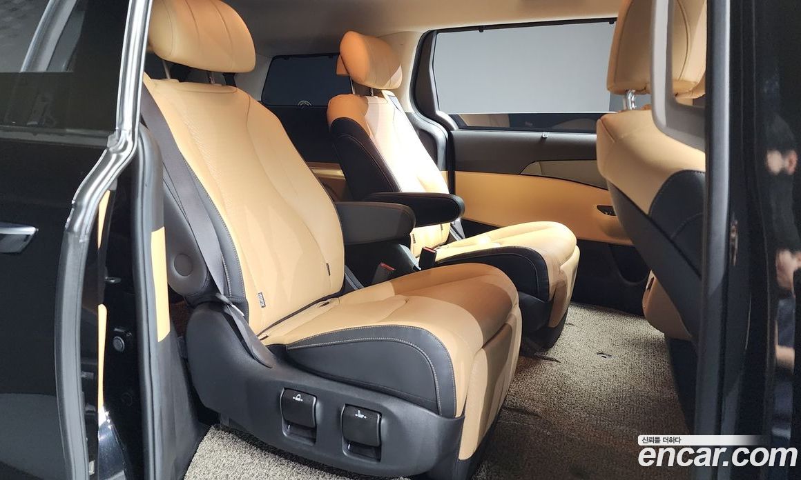 Kia Carnival 7-Seater Noblesse
