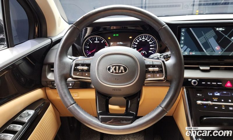 Kia Carnival 7-Seater Noblesse