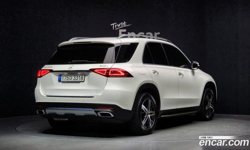 Mercedes Benz GLE-Class GLE300d 4MATIC
