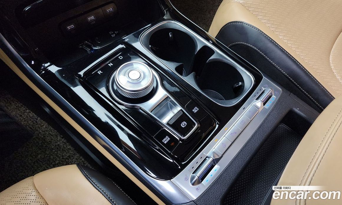 Kia Carnival 9-Seater Signature
