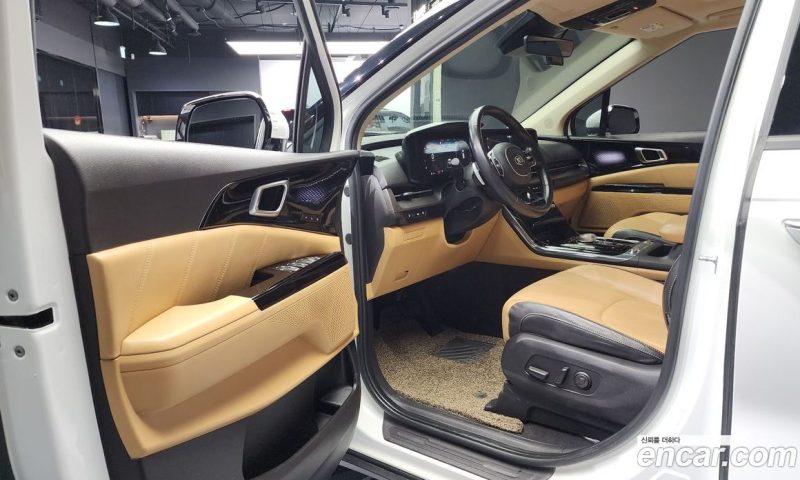 Kia Carnival 9-Seater Signature