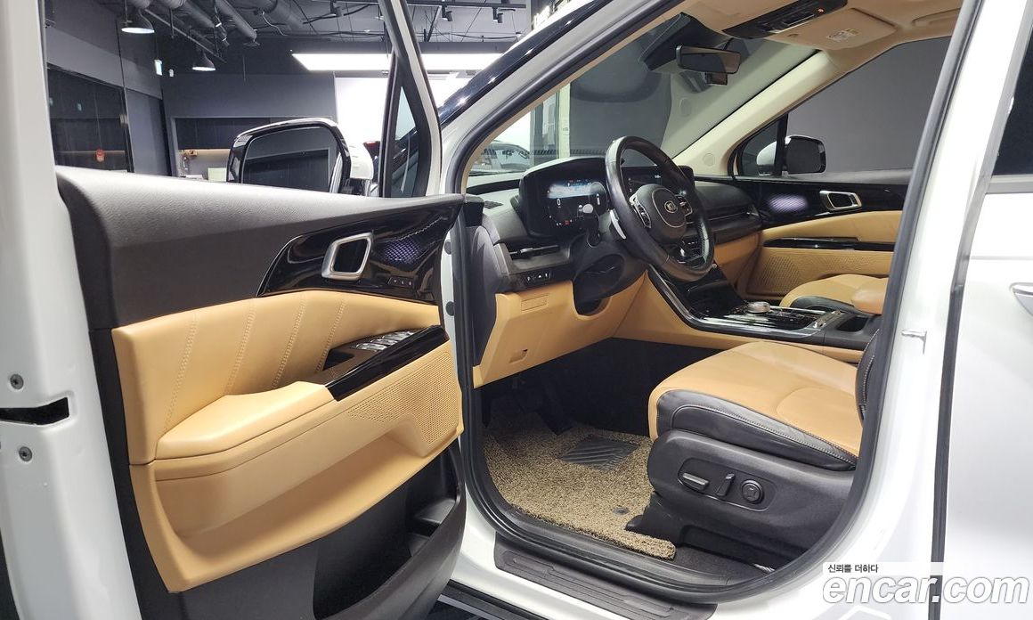 Kia Carnival 9-Seater Signature