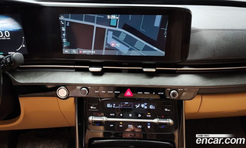 Kia Carnival 9-Seater Signature
