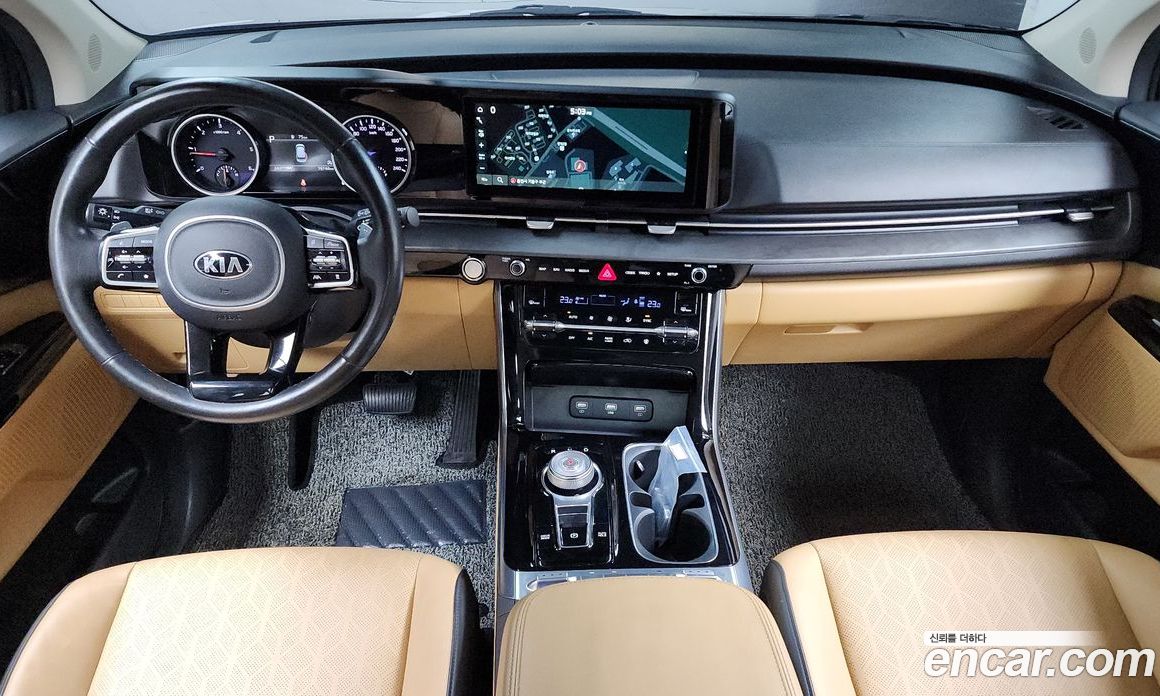Kia Carnival 9-Seater Noblesse