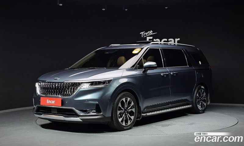 Kia Carnival 9-Seater Signature