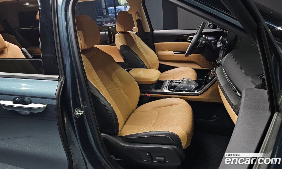 Kia Carnival 9-Seater Signature