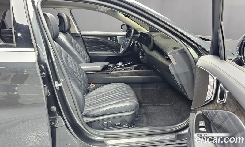 Kia K8 2.5 Gasoline 2WD