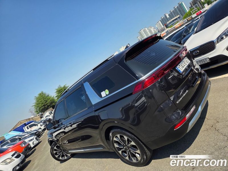Kia Carnival 7-Seater Noblesse