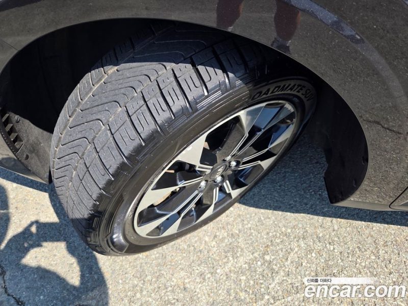 Kia Carnival 7-Seater Noblesse