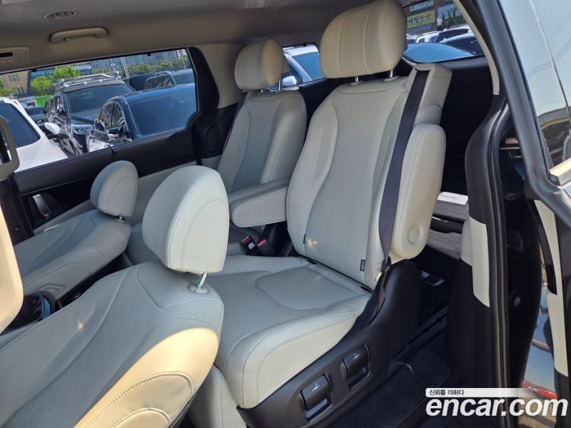 Kia Carnival 7-Seater Noblesse