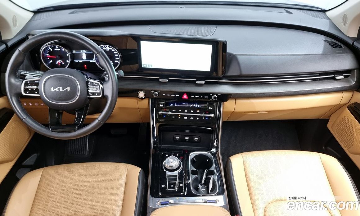 Kia Carnival 9-Seater Noblesse