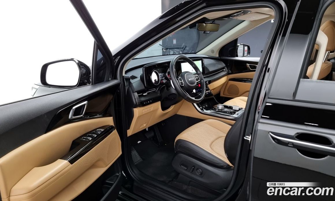 Kia Carnival 9-Seater Noblesse