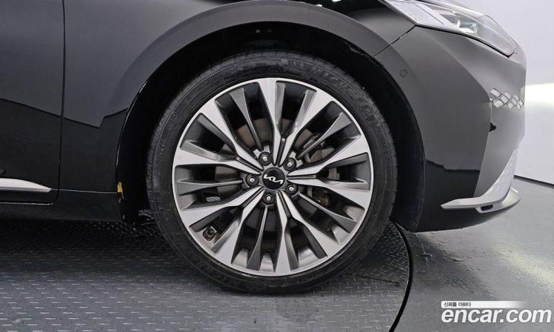 Kia K8 2.5 Gasoline 2WD