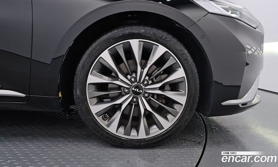 Kia K8 2.5 Gasoline 2WD