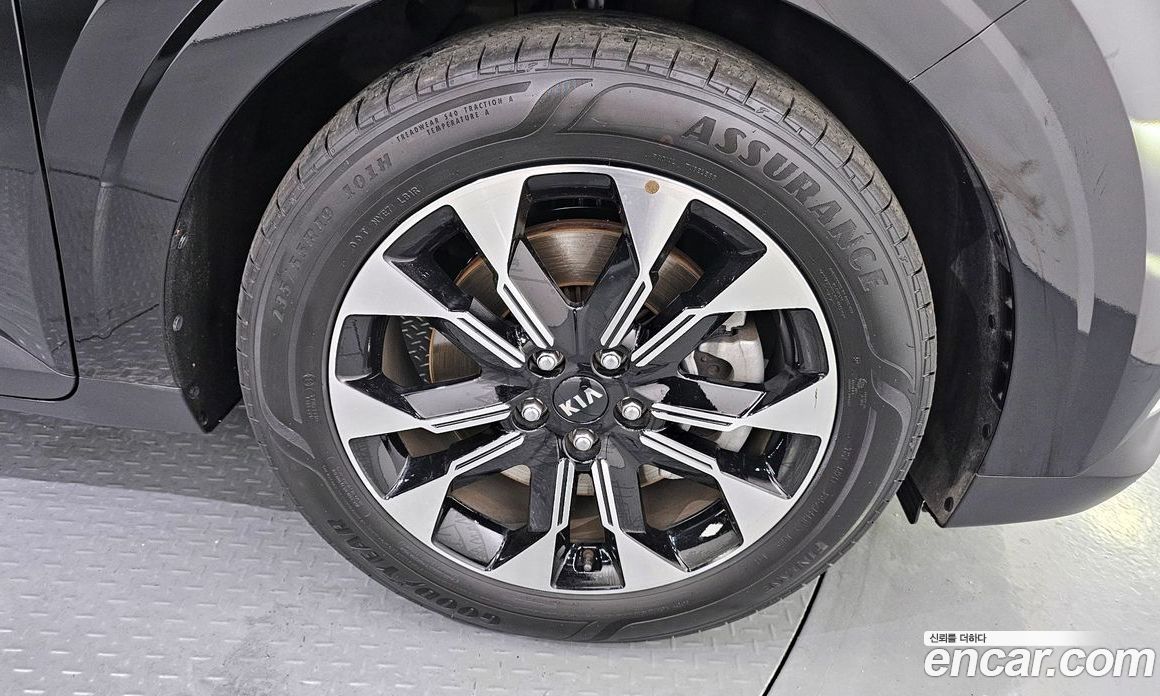 Kia Carnival 9-Seater Prestige