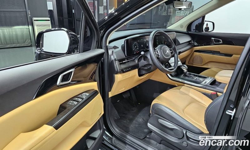 Kia Carnival 9-Seater Prestige