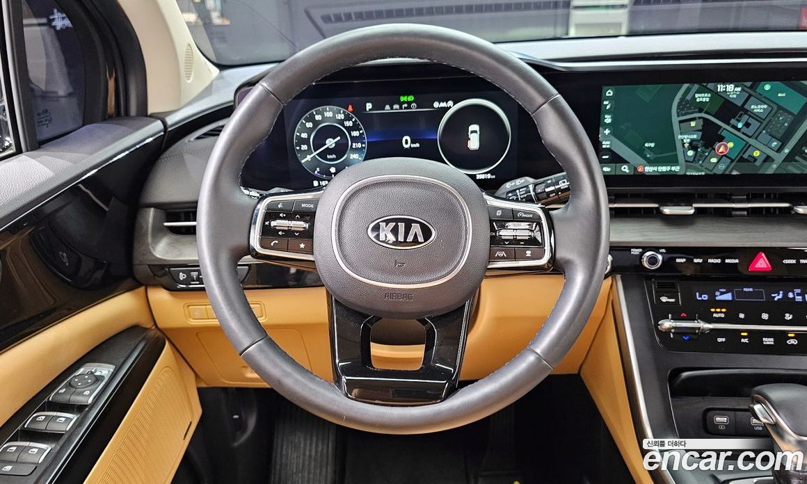 Kia Carnival 9-Seater Prestige