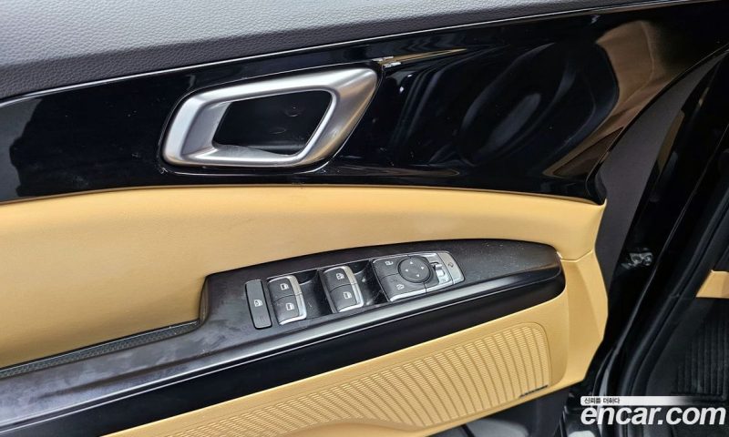 Kia Carnival 9-Seater Prestige
