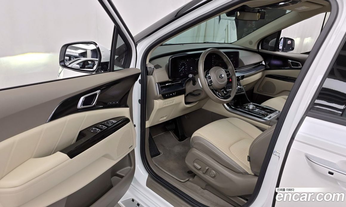 Kia Carnival 9-Seater Hi-Limousine