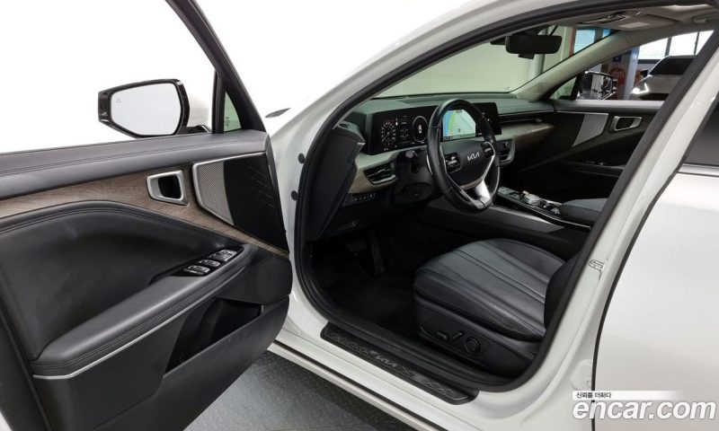 Kia K8 2.5 Gasoline 2WD