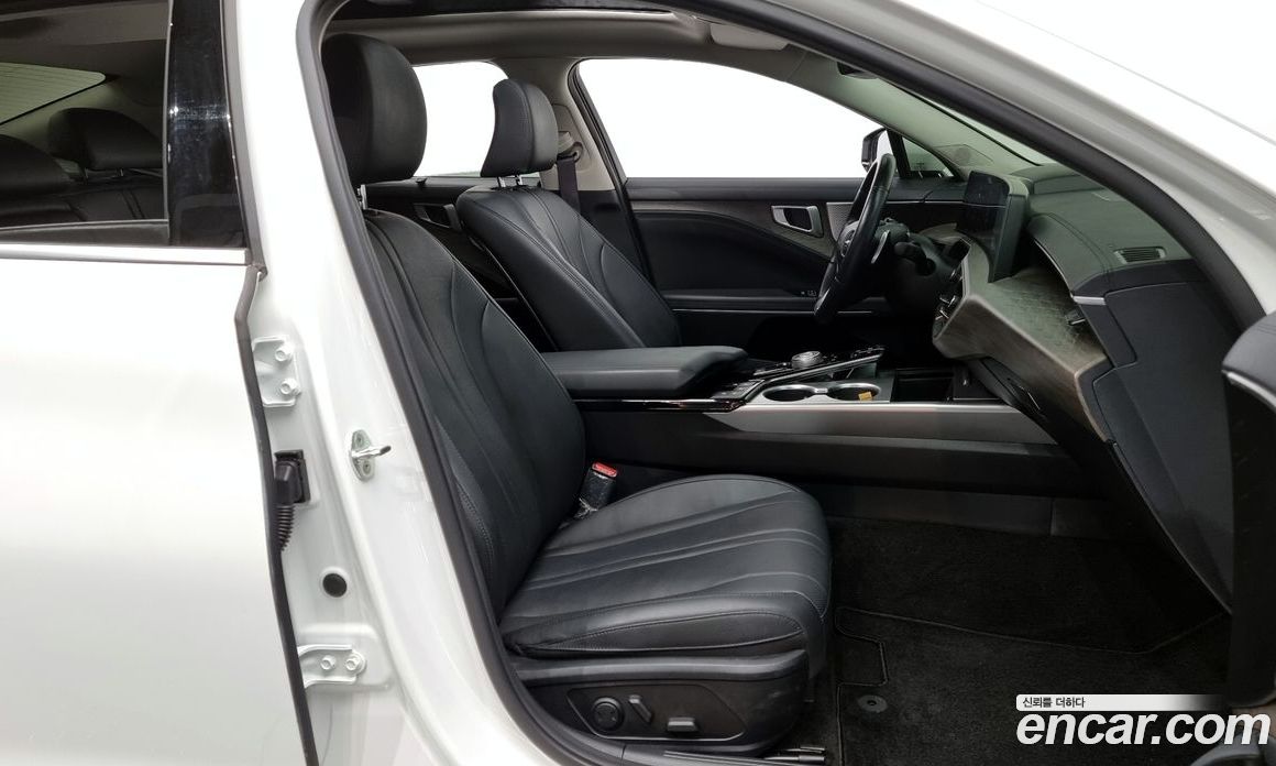 Kia K8 2.5 Gasoline 2WD