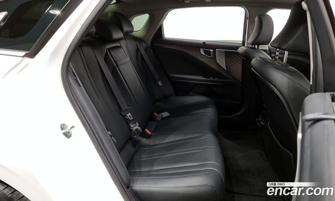 Kia K8 2.5 Gasoline 2WD