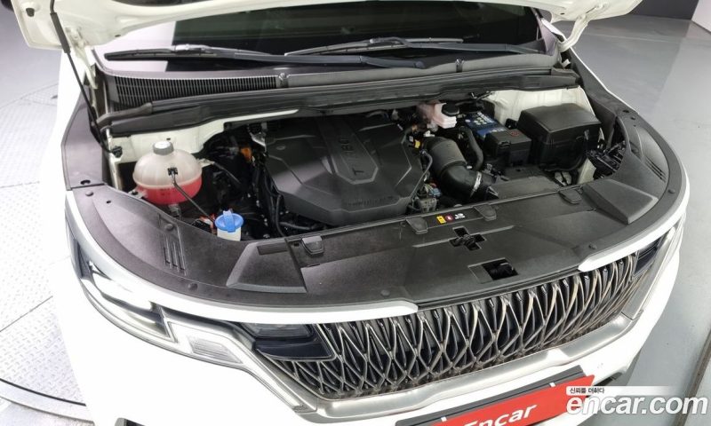 Kia Carnival 9-Seater Prestige