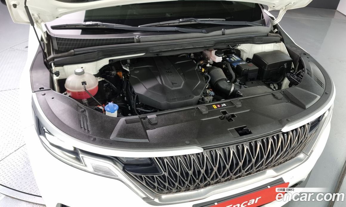 Kia Carnival 9-Seater Prestige
