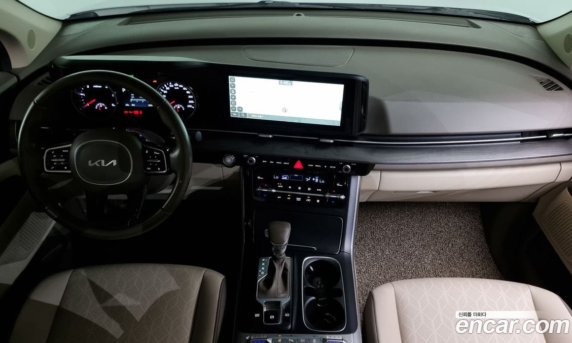 Kia Carnival 9-Seater Prestige