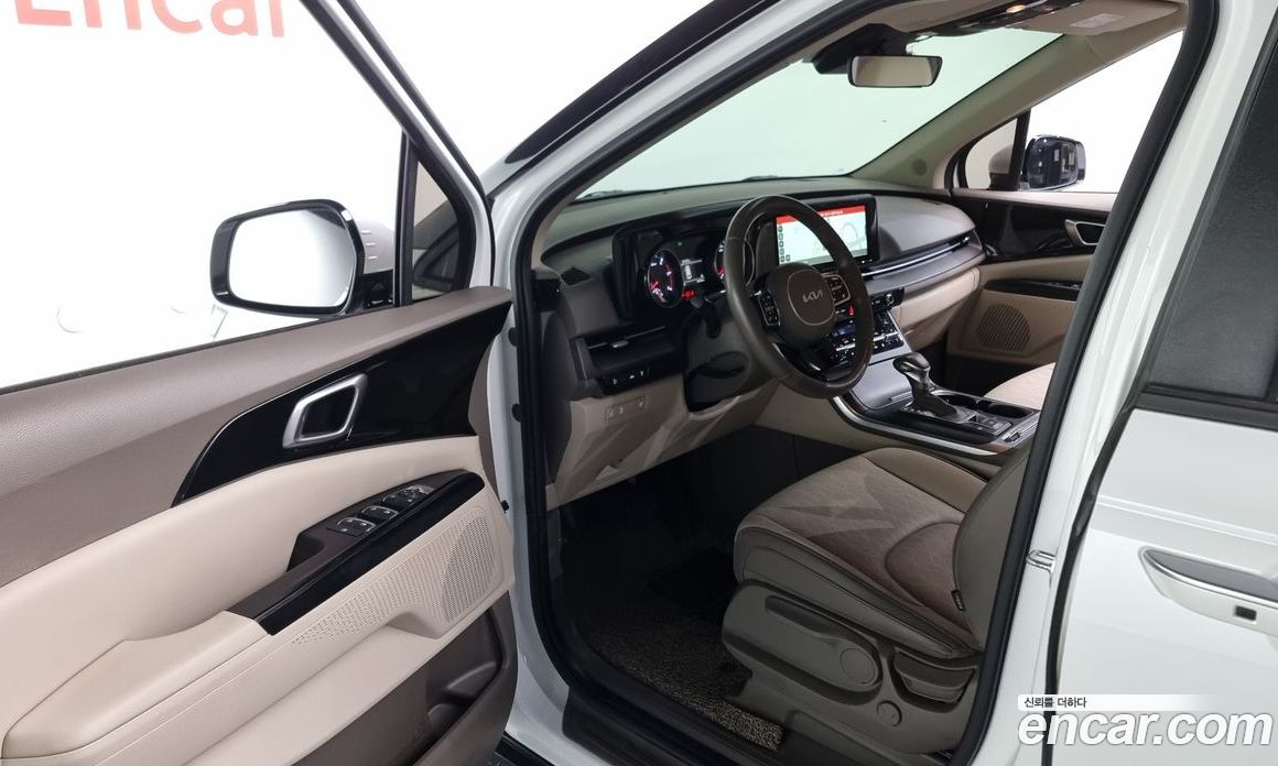 Kia Carnival 9-Seater Prestige