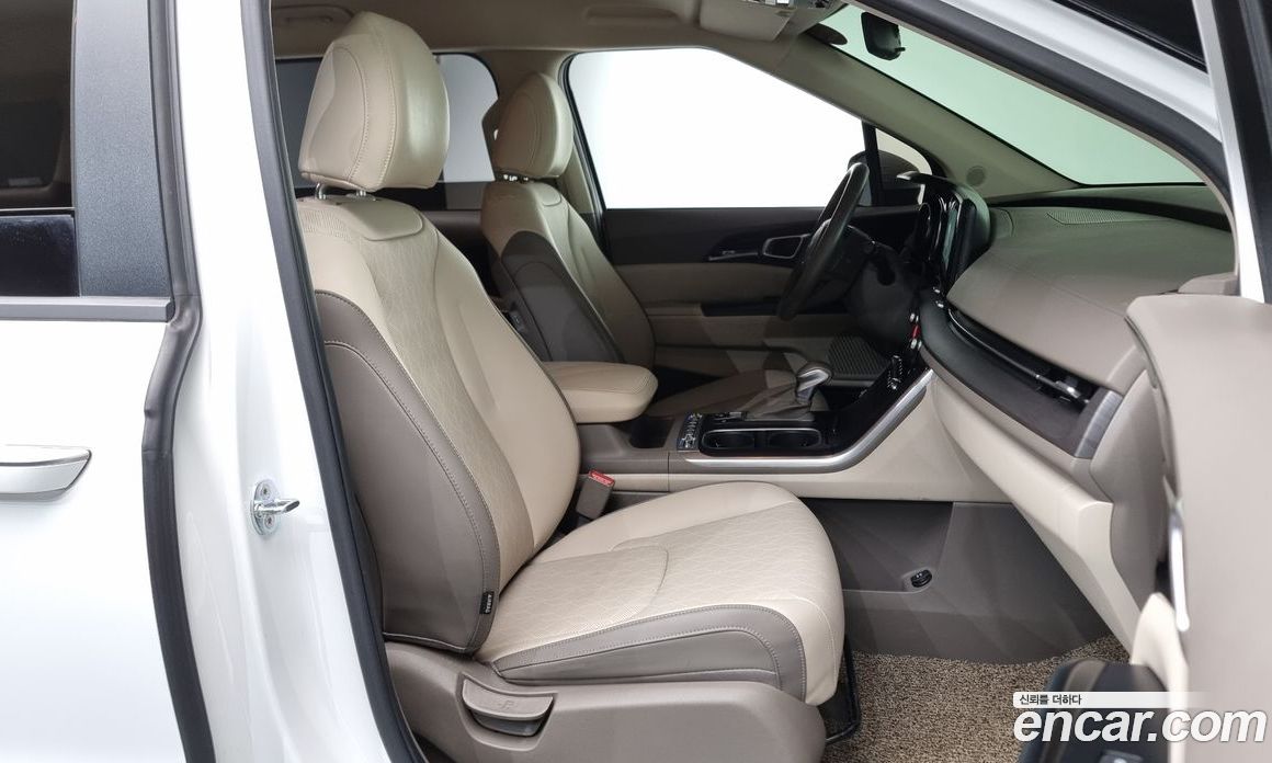 Kia Carnival 9-Seater Prestige