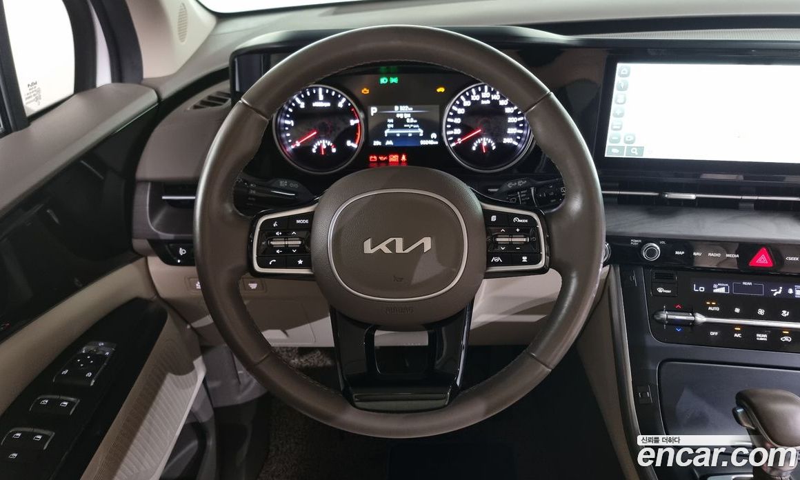 Kia Carnival 9-Seater Prestige