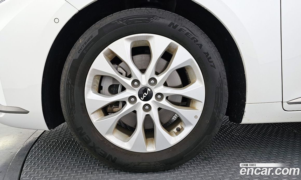 Kia K8 2.5 Gasoline 2WD