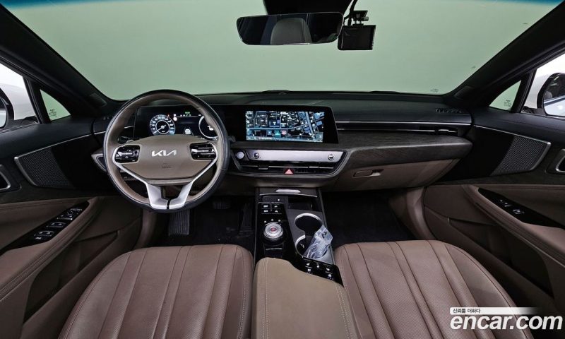 Kia K8 2.5 Gasoline 2WD