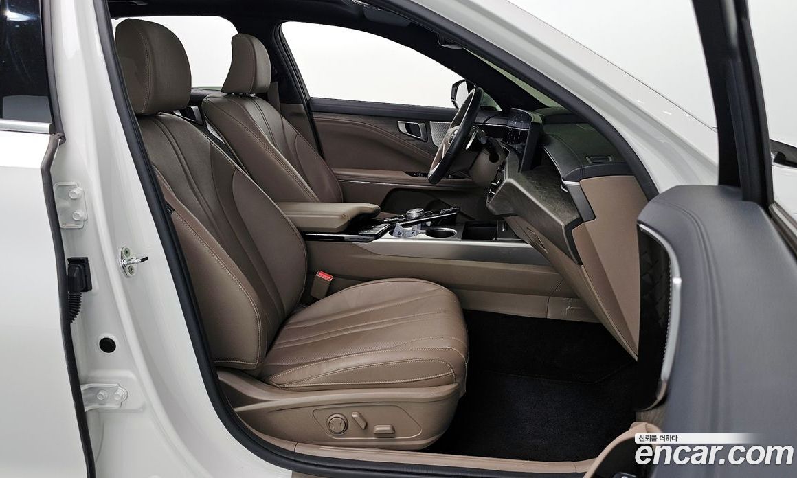 Kia K8 2.5 Gasoline 2WD