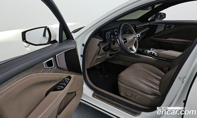 Kia K8 2.5 Gasoline 2WD