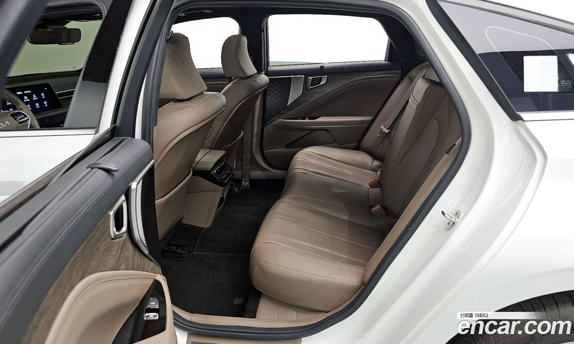 Kia K8 2.5 Gasoline 2WD