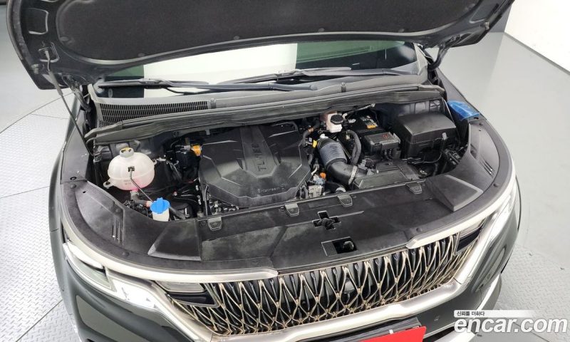 Kia Carnival 9-Seater Hi-Limousine