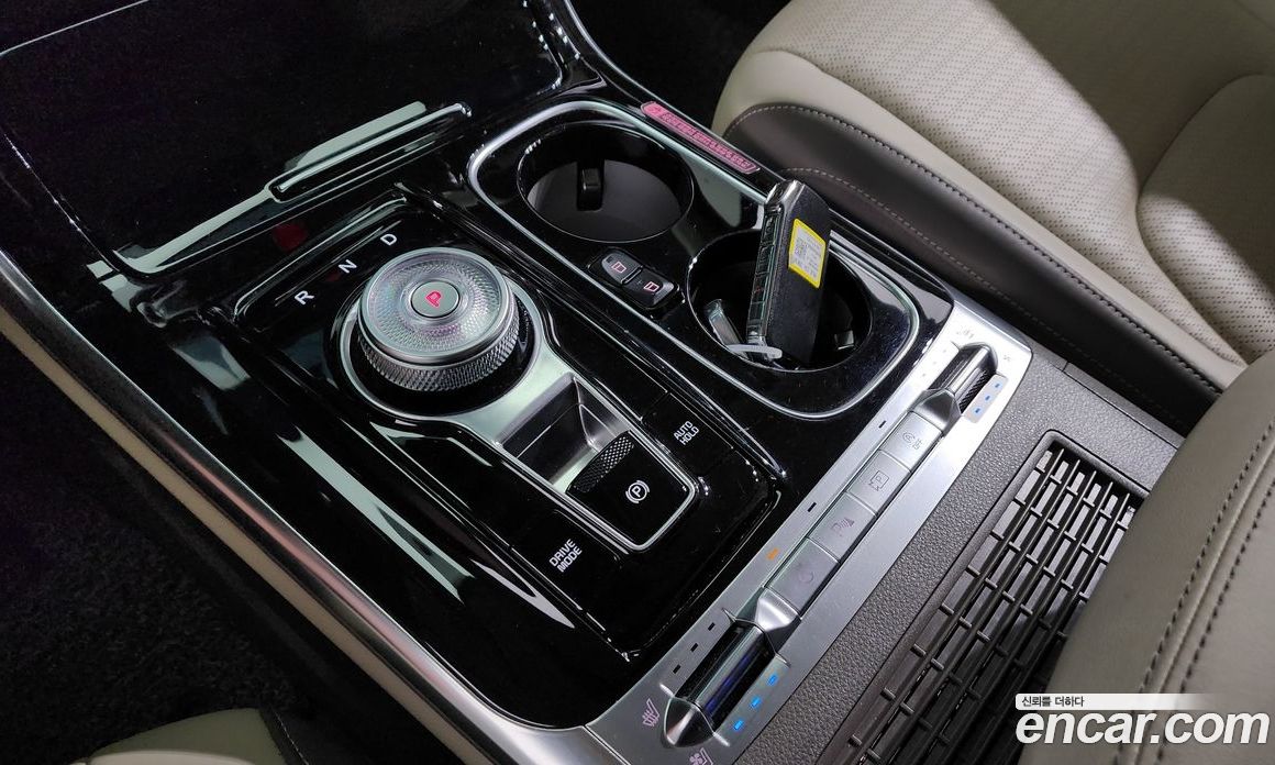 Kia Carnival 9-Seater Hi-Limousine