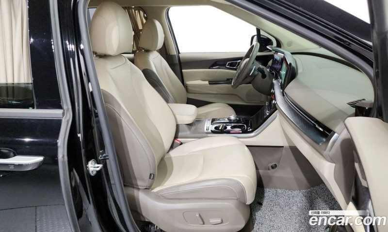 Kia Carnival 9-Seater Hi-Limousine