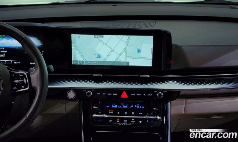 Kia Carnival 9-Seater Hi-Limousine