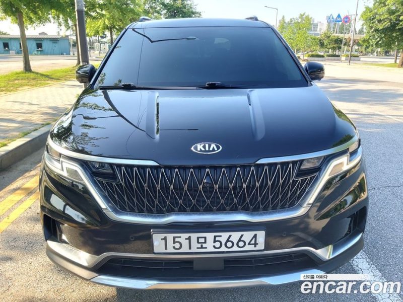 Kia Carnival 9-Seater Signature