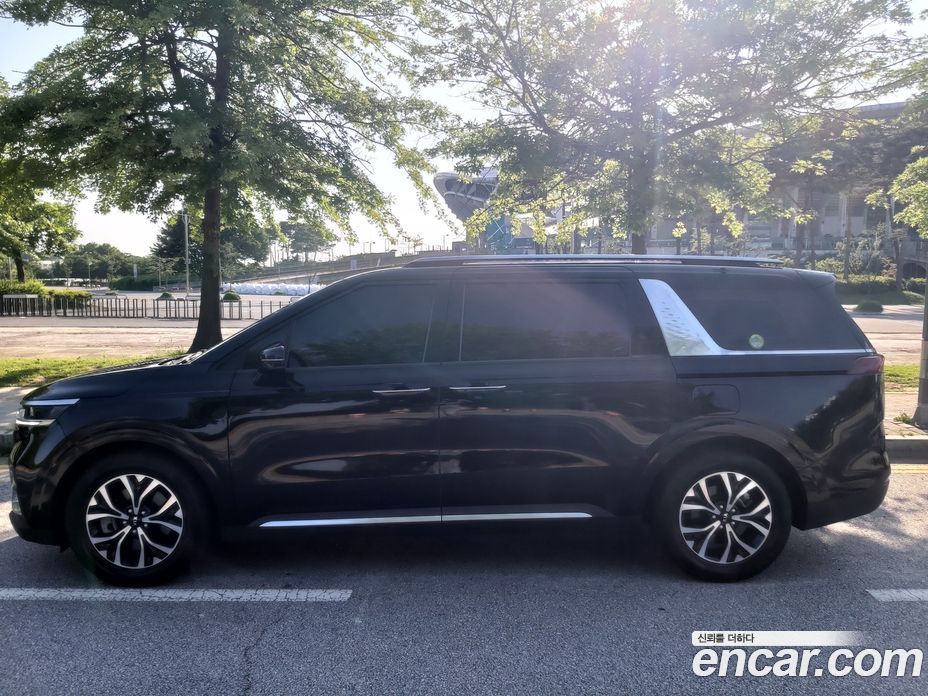 Kia Carnival 9-Seater Signature