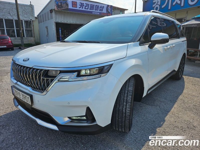 Kia Carnival 9-Seater Noblesse