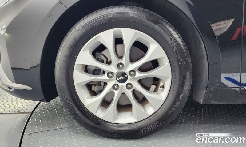 Kia K8 2.5 Gasoline 2WD