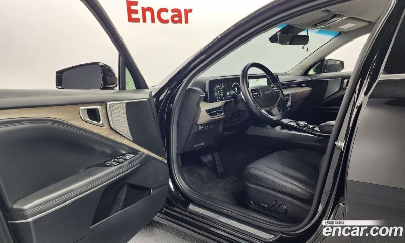 Kia K8 2.5 Gasoline 2WD